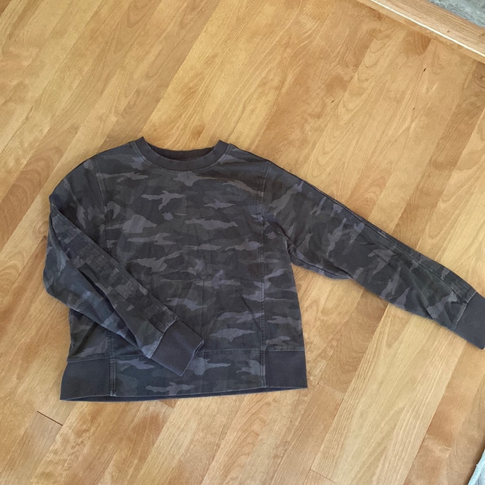 Athleta camo sweatshirt